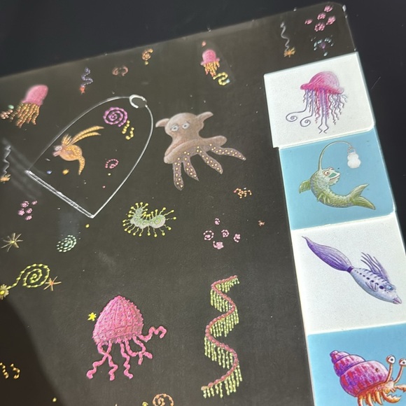 Cardboard book | Hide-and-Seek | Pout-Pout Fish Book - Picture 5 of 6